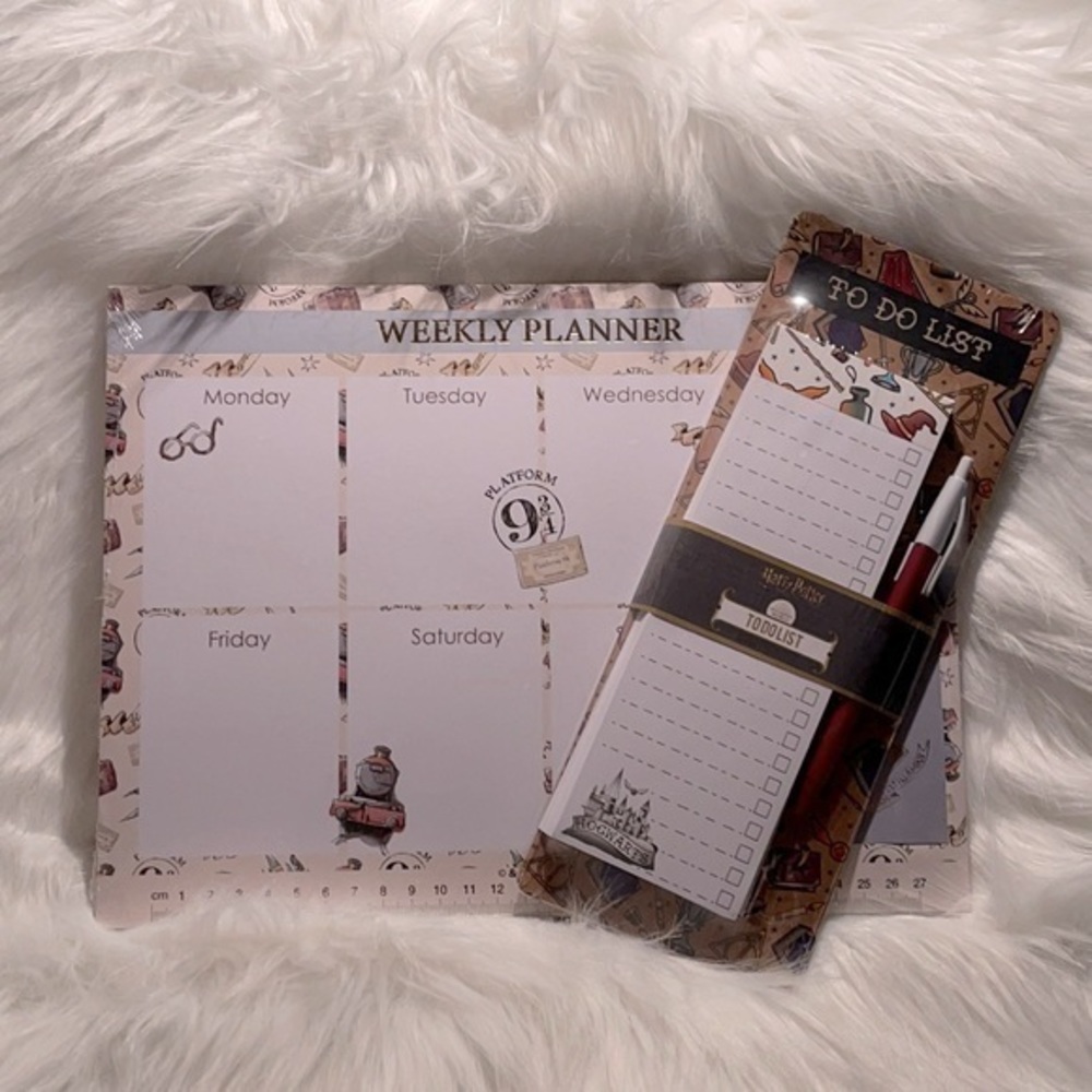 Harry Potter Hogwarts Weekly Planner and Notepad Set